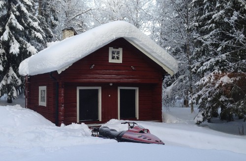 Någon vinter fick vi knappt uppleva i södra Sverige men uppe vid vår stuga var det både snö och kallt vid besöket i februari 2013